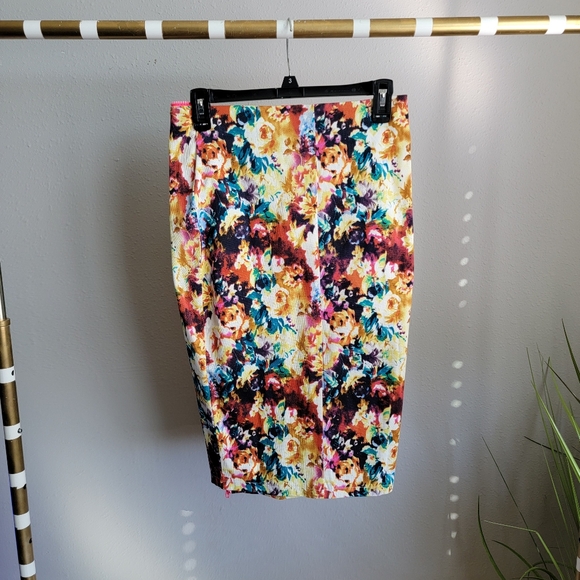 Floral Pencil skirt - Picture 5 of 5